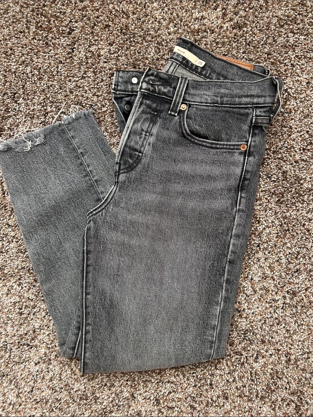 Levi’s wedgie 25 gray